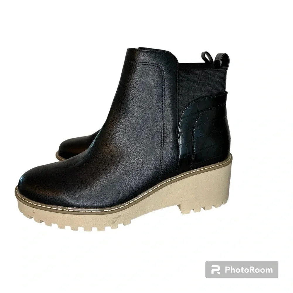 DV By Dolce Vita Womens Rancher Chelsea Black Ankle Wedge Boots Size 10